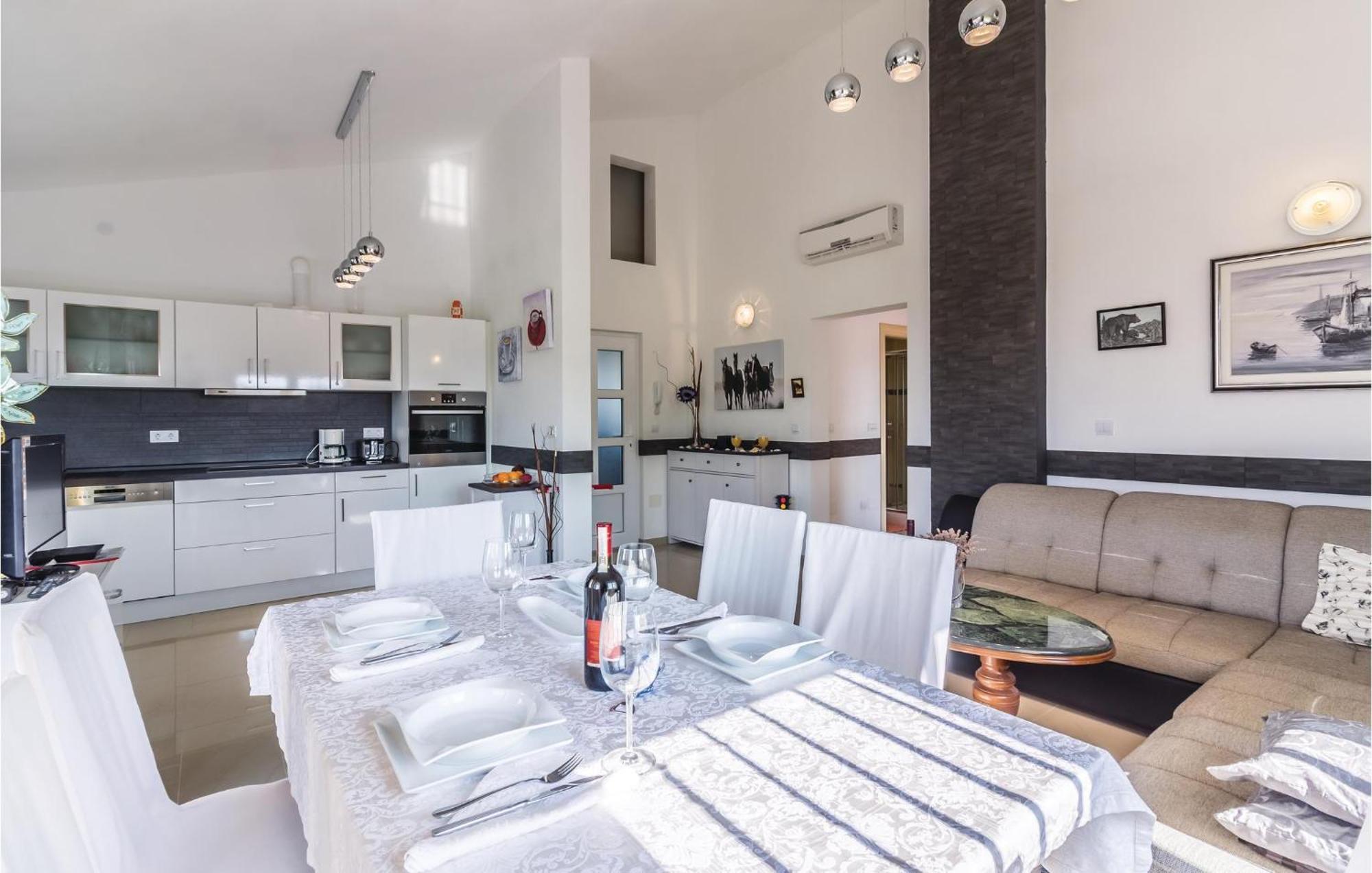 Stunning Apartment In Fazana With House Sea View Luaran gambar