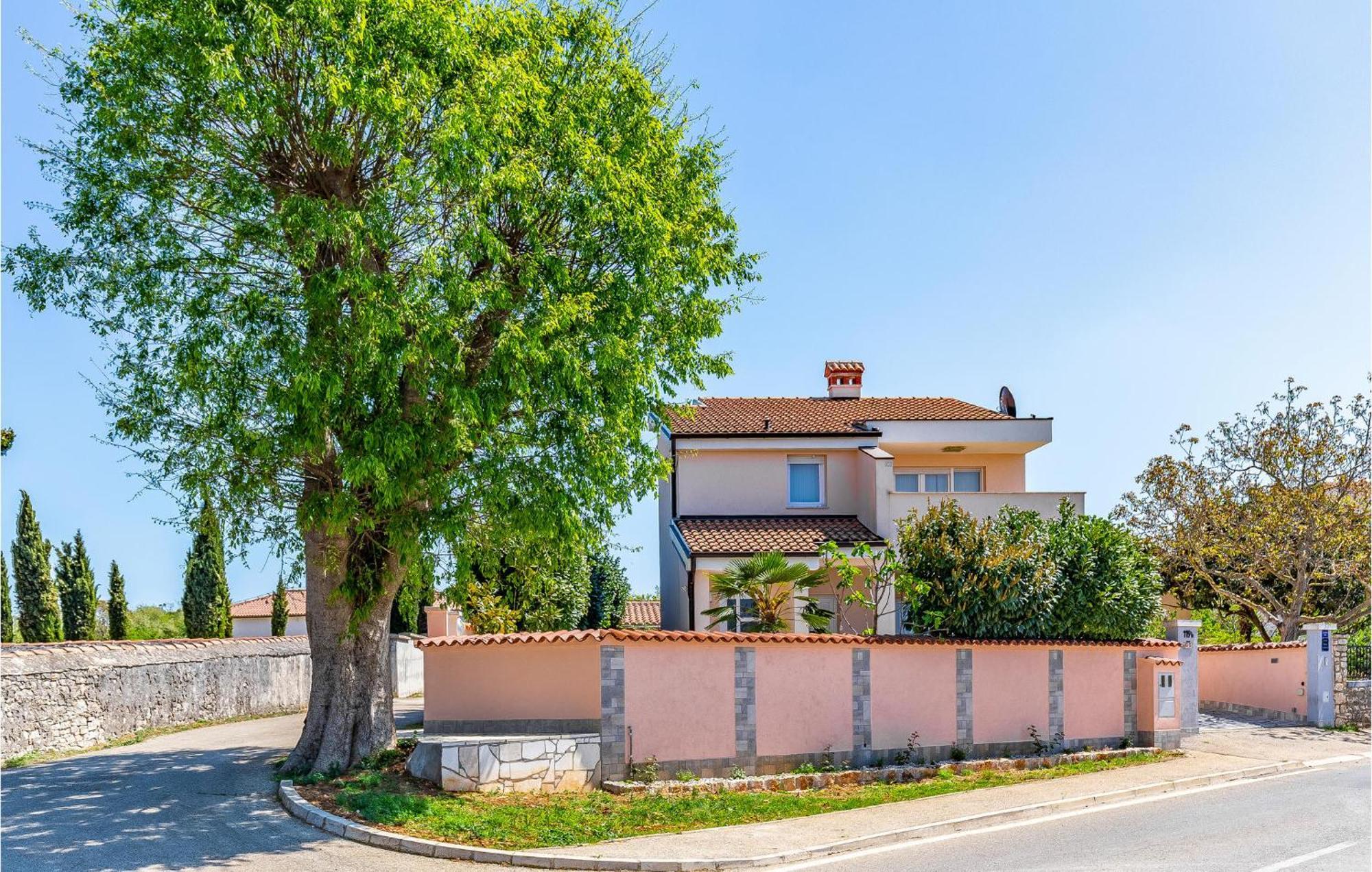 Stunning Apartment In Fazana With House Sea View Luaran gambar