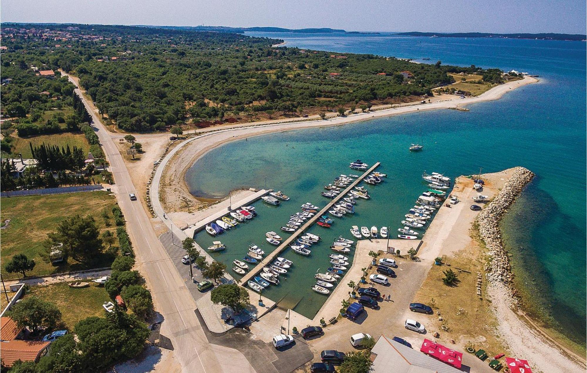 Stunning Apartment In Fazana With House Sea View Luaran gambar